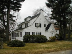67 Colbert Rd, Newton, MA 02465-2906