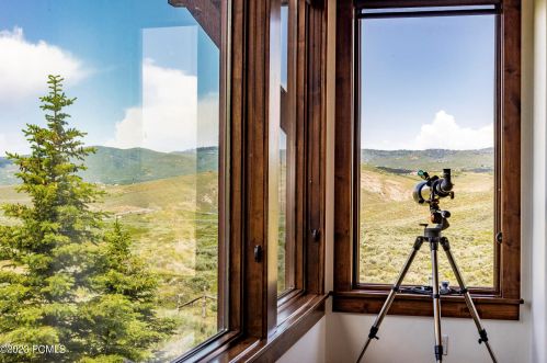 2366 Westview Trl, Park City UT 84098-6342 exterior