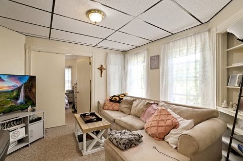 32 Corthell Ave, Whitman MA 02382-1803 exterior