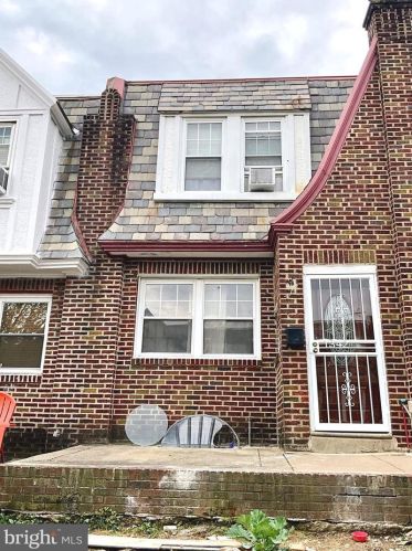 1342 Gilham St, Philadelphia, PA 19111-5524