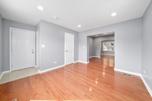 3713 Oak Park Ave, Forest View IL 60402-3902 exterior