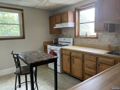 263 Ivy St, Kearny NJ 07032-3501 exterior