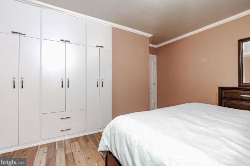 237 Elm Ave, West Deptford NJ 08051-1506 exterior