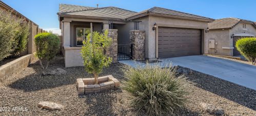 1723 Desperado Way, Phoenix, AZ 85085-6329