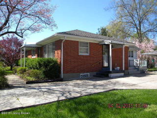 6302 Powder Horn Dr, Louisville, KY 40216-1726