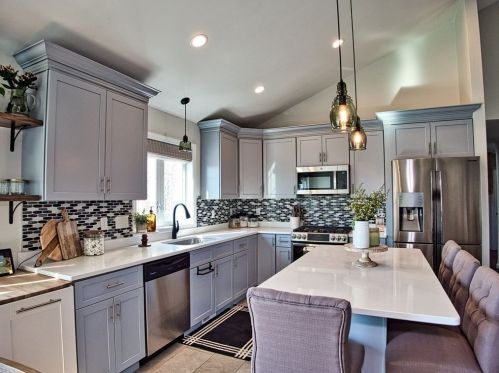 341 Courtney St, Fall River MA 02720-6726 exterior