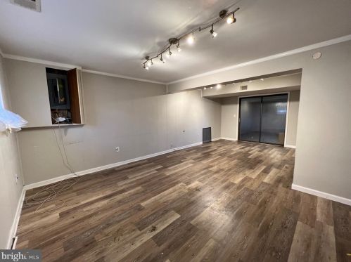 5429 Wolf River Ln, Columbia MD 21045-2258 exterior