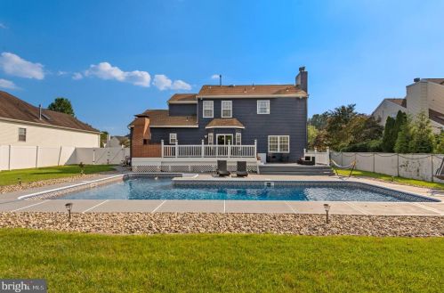 1004 Juniper Ct, West Deptford, NJ 08096-5728