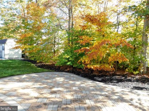 612 Schaeffer Ave, West Deptford NJ 08096-6631 exterior