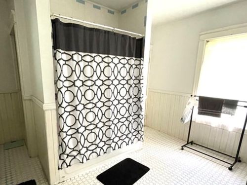 8 Hadwen Ln, Worcester MA 01602-2613 exterior