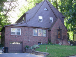 134 Mount Vernon St, Newton, MA 02465-2557