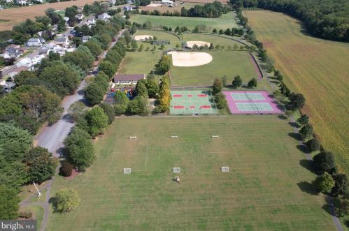 24854 Main St, Columbus NJ 08022-1339 exterior