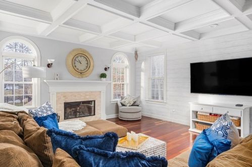 2276 Cedar St, Dighton MA 02715-1035 exterior