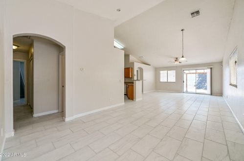 6921 38th Dr, Phoenix AZ  85041-6195 exterior