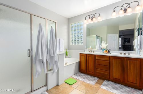 25311 51 Dr, Phoenix AZ 85035-1901 exterior