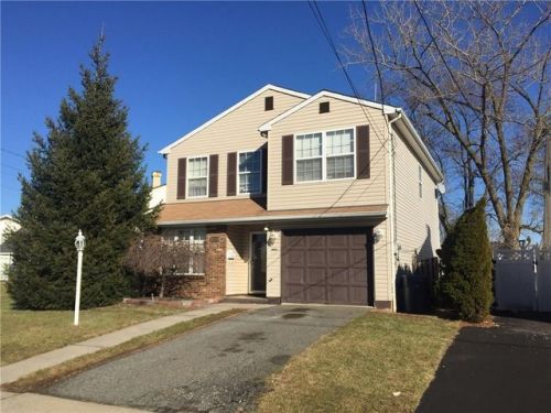 122 Hagaman St, Carteret NJ  07008-2031 exterior