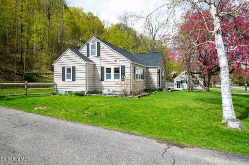 475 Water St, Williamstown MA  01267-2895 exterior