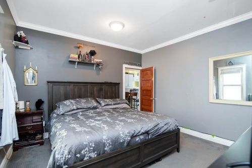 19 Almont Ave, Worcester MA 01604-3002 exterior