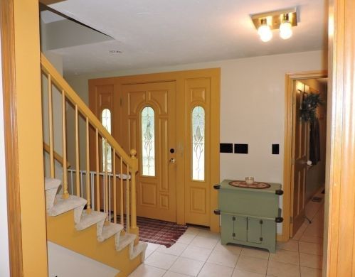 30 Jones Rd, Sutton MA 01590-2705 exterior