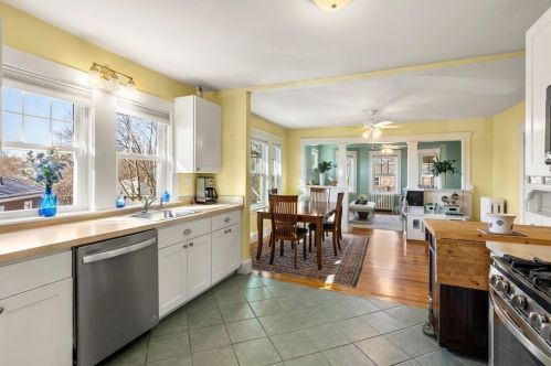 44 Barham Ave, Quincy MA 02171-2711 exterior