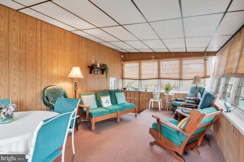 228 Somerset Rd, West Deptford NJ 08096-6066 exterior