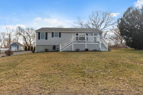 6 Cushing Dr, Plymouth MA 02360-1148 exterior
