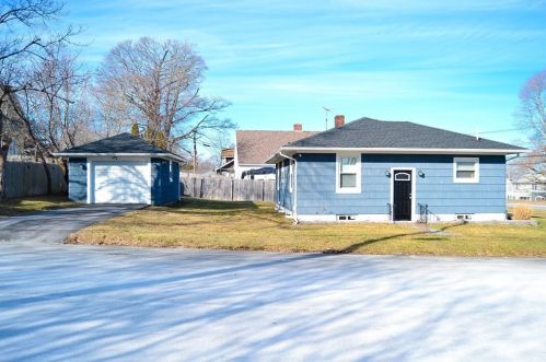 829 Shawmut Ave, New Bedford MA  02746-1315 exterior