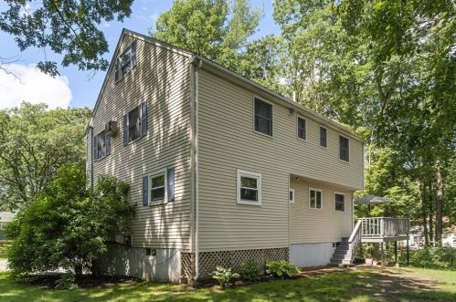 2 Jonathan Rd, Burlington MA 01803-1414 exterior