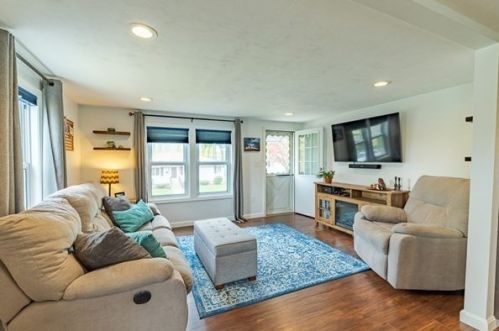 6 Benson St, Worcester MA 01604-3303 exterior