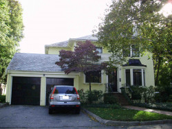 23 Green Park, Newton, MA 02458-2605