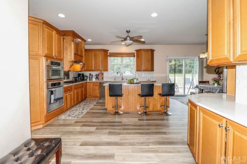 10 Summerhill Ct, Columbus NJ  08022-1970 exterior