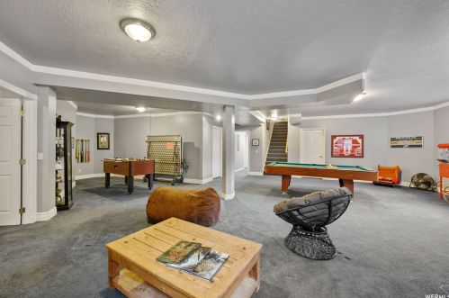 35 Lone Holw Dr, Sandy UT 84092-5530 exterior