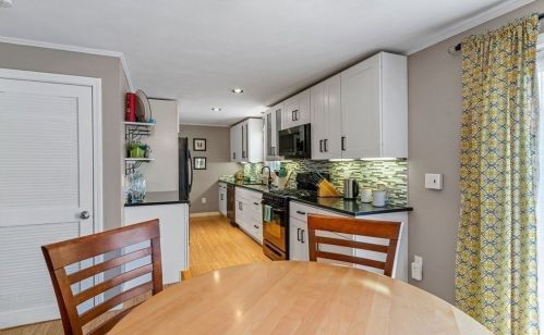 267 Chavenson St, Fall River MA 02723-2701 exterior