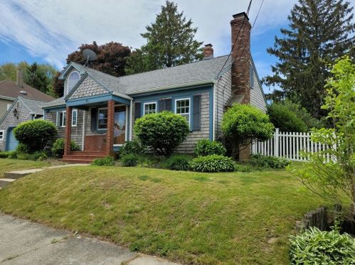 73 Mary St, New Bedford, MA 02745-5523