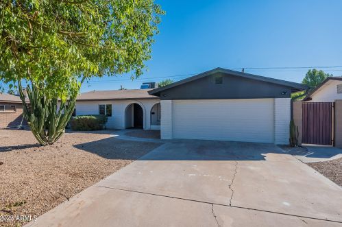 3731 Caron St, Phoenix, AZ 85051-3339
