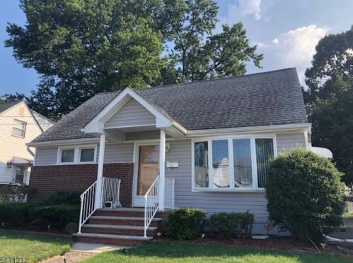 61 Sycamore Dr, Belleville NJ  07109-1923 exterior