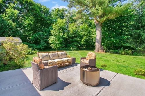 319 Shrewsbury St, Holden MA  01520-2145 exterior