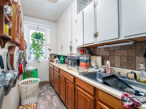 50 Harlem St, Worcester MA 01610-2148 exterior