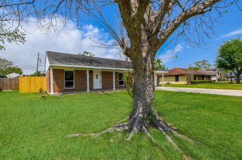 824 5th St, Morgans Point, TX 77571-5062
