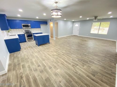 7015 Camelback Rd, Phoenix AZ  85033-1535 exterior