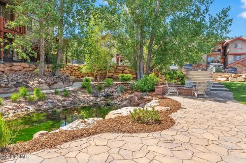 5501 Lillehammer Ln, Park City UT 84098-6043 exterior