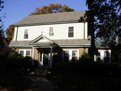 68 Maplewood Ave, Newton, MA 02459-2526