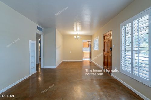 930 Denton Ln, Phoenix AZ 85014-2676 exterior