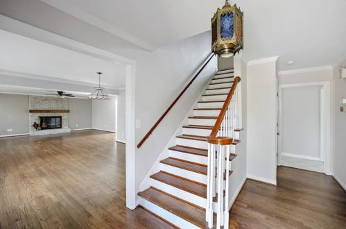 1561 Chateau Dr, Atlanta, GA 30338-6061