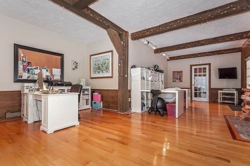 90 Countryside Ln, Milton MA 02186-4435 exterior