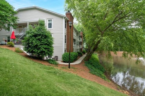 1258 Ky Lk Dr, Atlanta GA 30319-4143 exterior