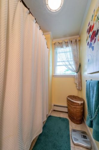 44 Rudolph St, Worcester MA 01604-3126 exterior