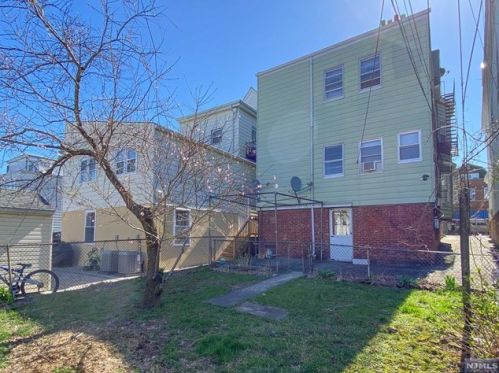 209 Kearny Ave, Kearny NJ 07032-2507 exterior