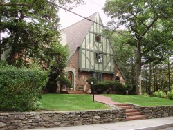 198 Collins Rd, Newton, MA 02468-2238