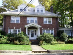 42 Nobscot Rd, Newton, MA 02459-1323